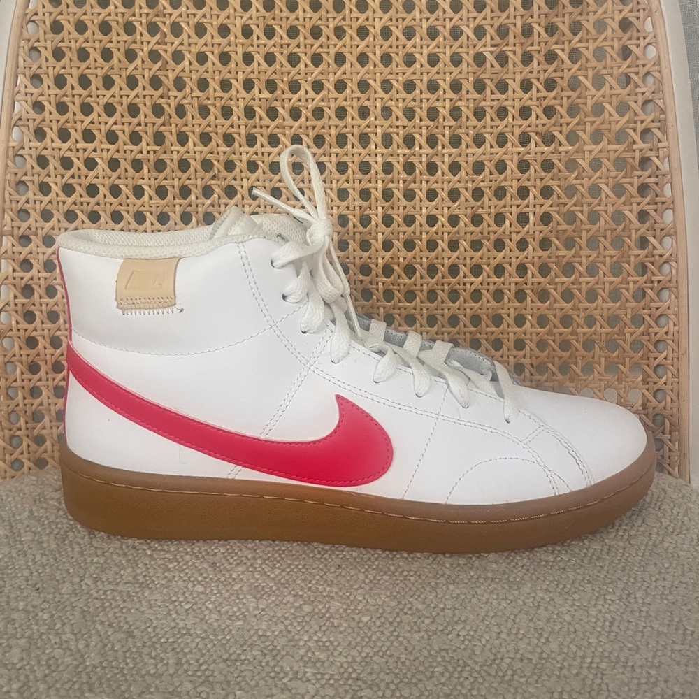 NWOT Nike Court Royale 2 Mid C21725101 White Red Sneakers - Picture 4 of 10